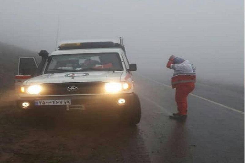 سرنشینان خودروی گرفتار در کولاک و مه در آبگرم قزوین نجات یافتند