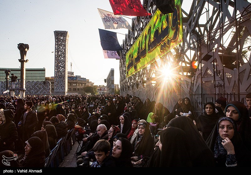 جشن عید بیعت در میدان امام حسین تهران