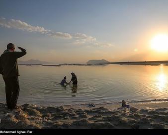 خشکی دریاچه ارومیه 15 میلیون سکنه پیرامونی را مجبور به مهاجرت می‌کند
