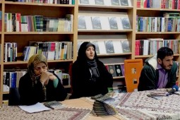 نویسنده های مذهبی و غیر مذهبی زیر ذره بین نقد