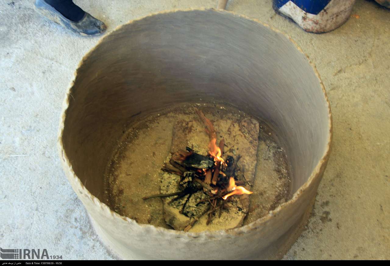 ساخت سنتی تنور سفالی در روستای عنبران آستارا