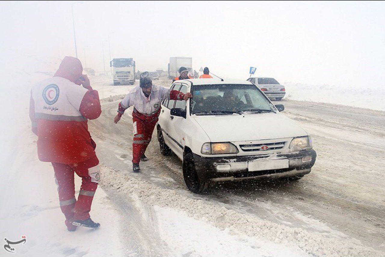 وقوع برف و کولاک در 8 استان