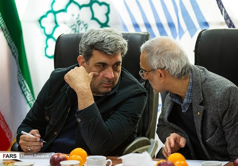 استقرار مواجب‌بگیران بلدیه بر دهانه تونل‌های طهران!