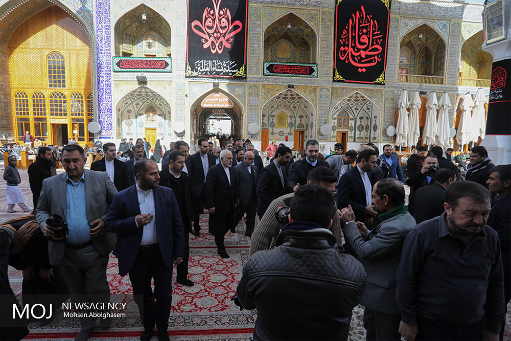 عکس/ زیارت ظریف از مرقد مطهر امام علی(ع)
