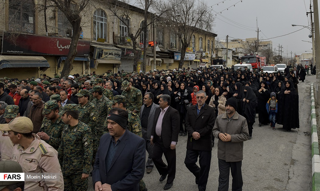 عکس/ تشییع پیکر شهدای بوئینگ 707 در آمل و کرمانشاه