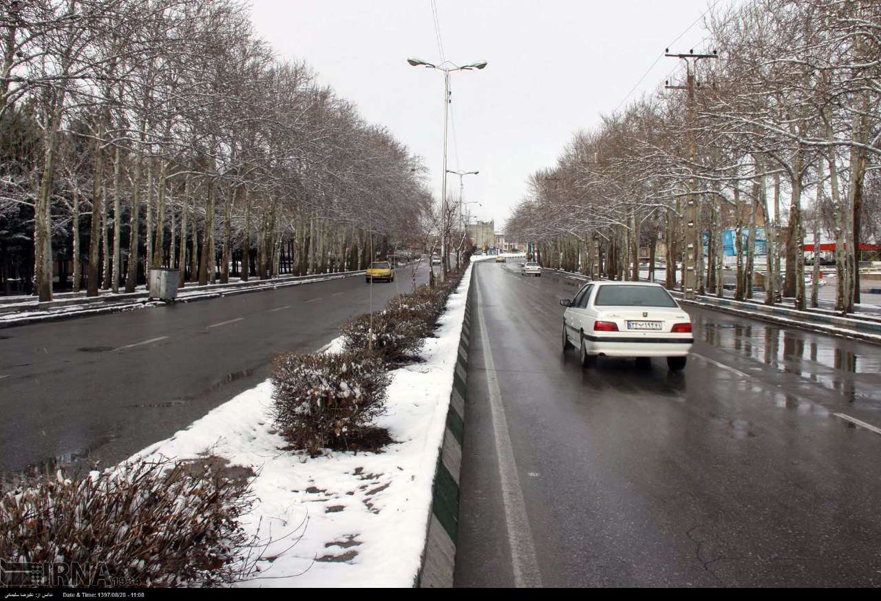 عکس/ بارش اولین برف زمستانی در شهرستان بروجرد 