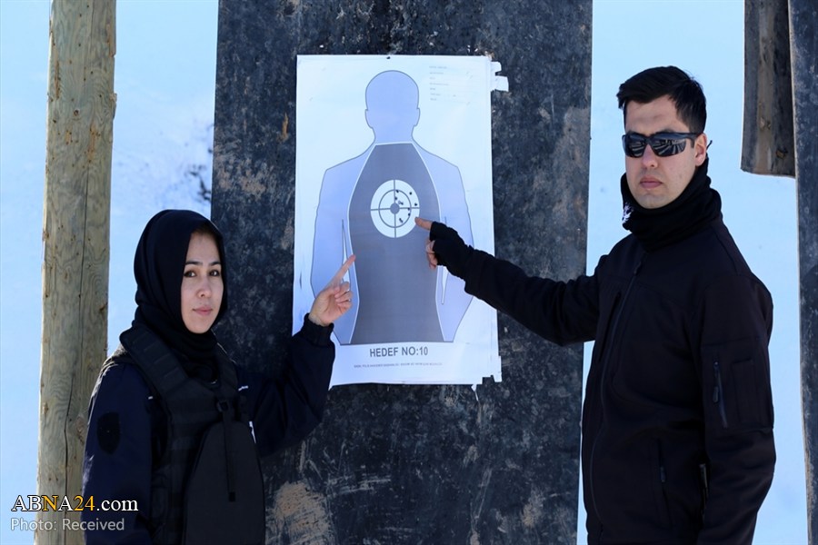 آموزش نظامی زنان پلیس افغانستان در زمستان