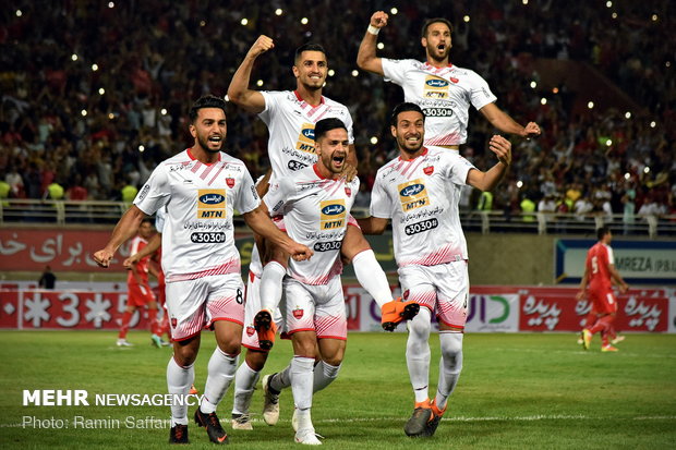  پرسپولیس با شکست پدیده صدرنشین شد