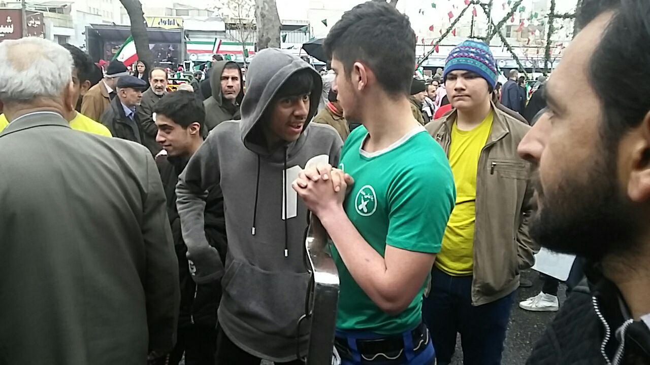 خروش انقلابی جامعه ورزش در راهپیمایی ۲۲ بهمن ماه