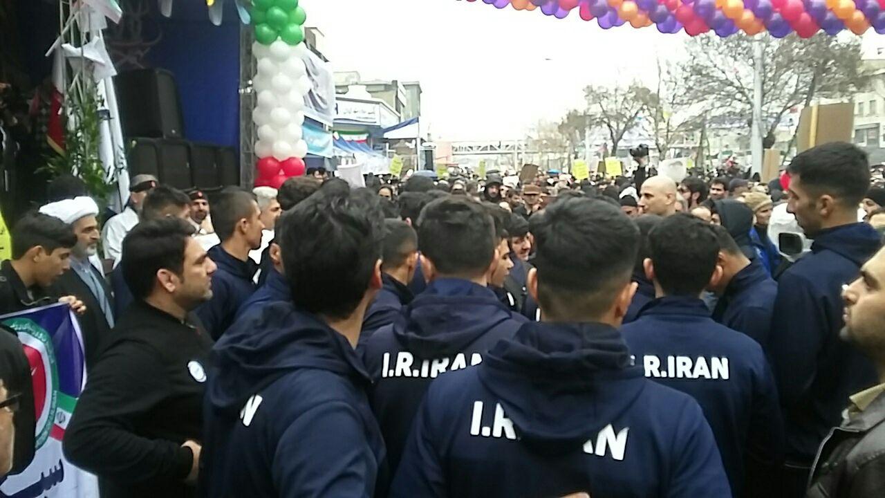 خروش انقلابی جامعه ورزش در راهپیمایی ۲۲ بهمن ماه
