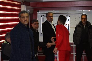  عرب: با غیرت‌تان پرسپولیس را در صدر نگه دارید
