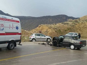 ۶ مصدوم در پی برخورد زنجیره ای دو خودرو در جاده یاسوج اصفهان