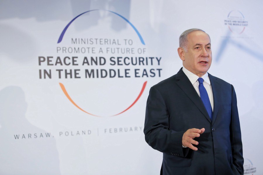 گاف های مکرر نتانیاهو در سیرک ورشو