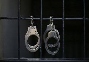 دستبند پلیس بر دستان ۲ سارق حرفه‌ای در خرمشهر