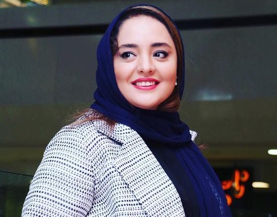 چهره ها/ ژست عجیب «علی اوجی» در کنار «نرگس محمدی»