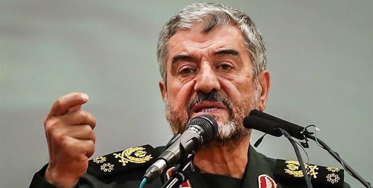 فرمانده سپاه: نصف جمعیت ایران قبل از انقلاب زیر خط فقر بودند