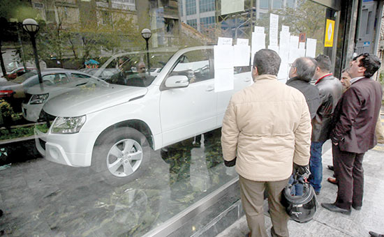 قیمت خودرو در بازار ۳۰ درصد حباب دارد