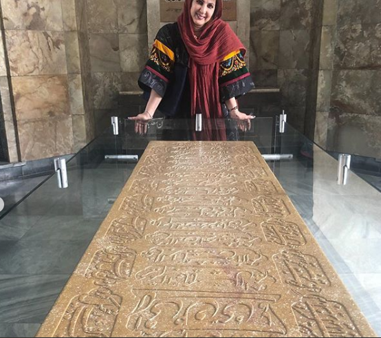 چهره ها/ شیراز گردی فاطمه گودرزی و پسرش  
