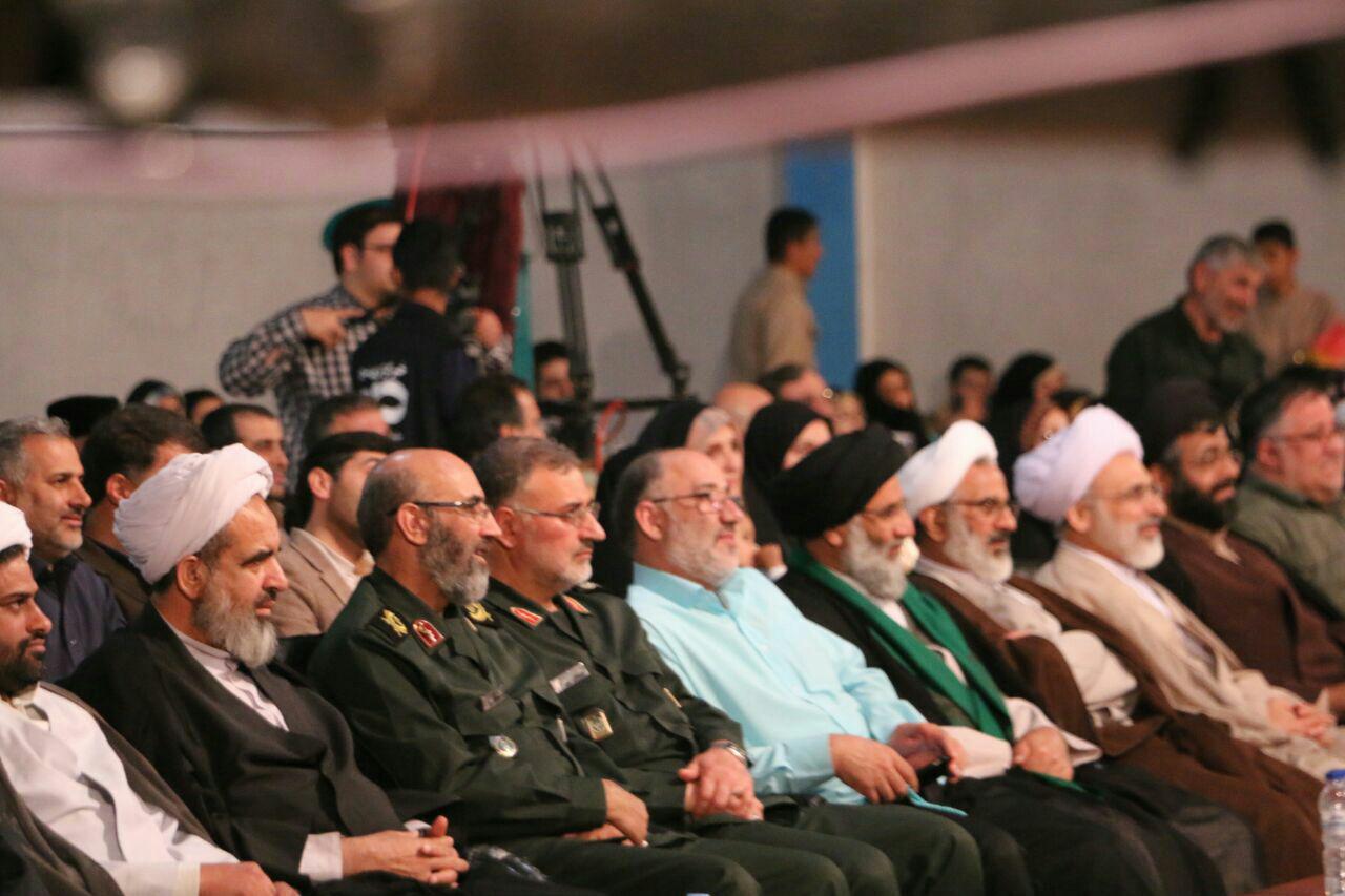 دست پر مازندران از جشنواره ره آورد سرزمین نور
