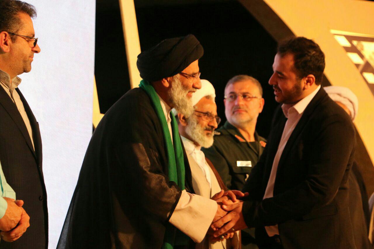 دست پر مازندران از جشنواره ره آورد سرزمین نور