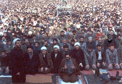 تقویم تاریخ/ انفجار بمب در مراسم نماز جمعه تهران توسط منافقین کوردل