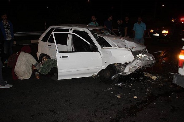 9 مصدوم حاصل تصادف سه خودرو در علی آباد