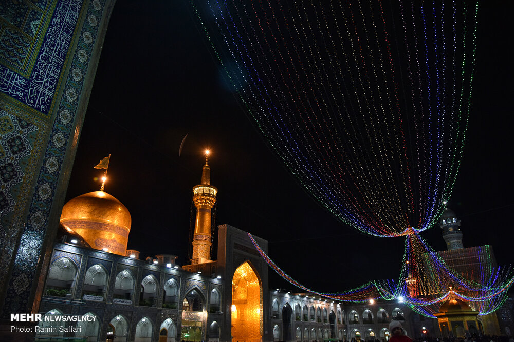 عکس/ گلباران حرم رضوی در شب میلاد امام جواد‎(ع)
