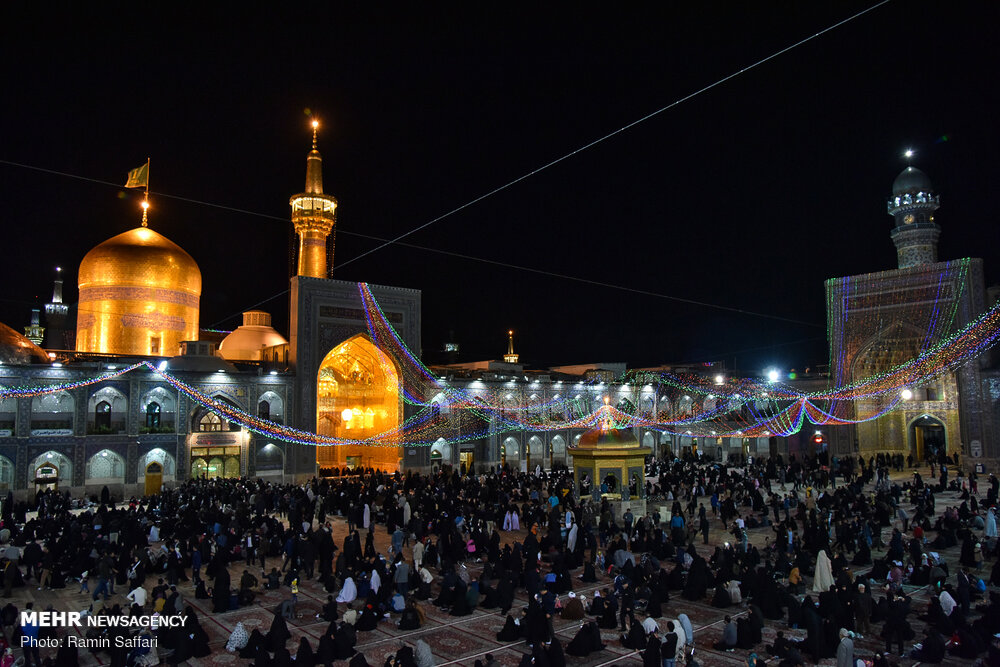 عکس/ گلباران حرم رضوی در شب میلاد امام جواد‎(ع)