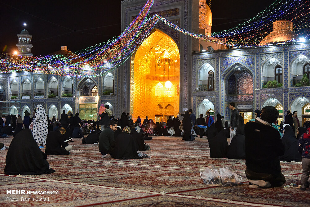 عکس/ گلباران حرم رضوی در شب میلاد امام جواد‎(ع)