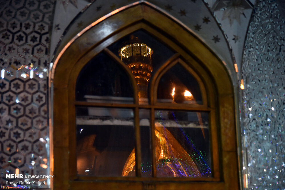 عکس/ گلباران حرم رضوی در شب میلاد امام جواد‎(ع)