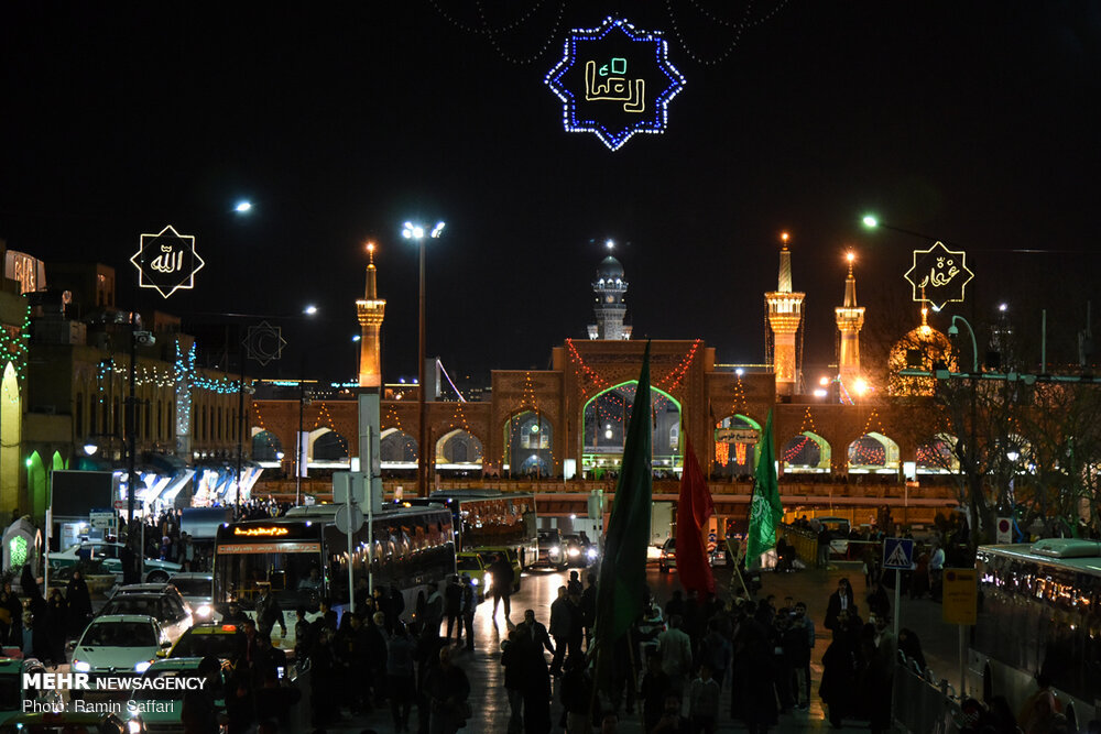 عکس/ گلباران حرم رضوی در شب میلاد امام جواد‎(ع)
