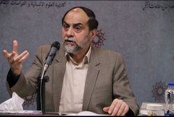 رحیم‌پورازغدی: برخی از درون حوزه خط امام و انقلاب را می‌کوبند