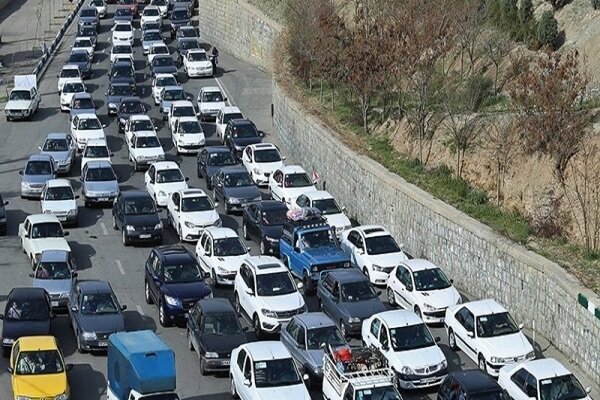 ترافیک پر حجم و روان در آزادراه های خروجی تهران