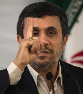 ماجرای جالب سرگردانی احمدی‌نژاد در لیبی