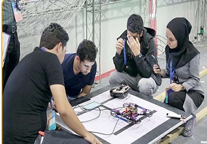 اراده دختر ۲۹ ساله تبریزی در ساخت انواع ربات های کاربردی
