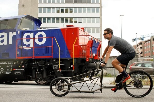 رونمایی سوئیسی‌ها از دوچرخه عجیب حمل‌بار