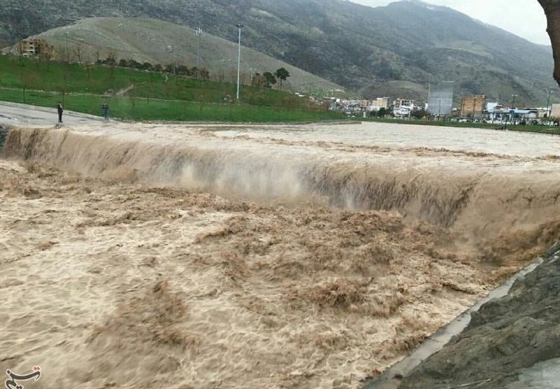 عشایر منطقه "گچی" کهگیلویه در محاصره سیلاب هستند