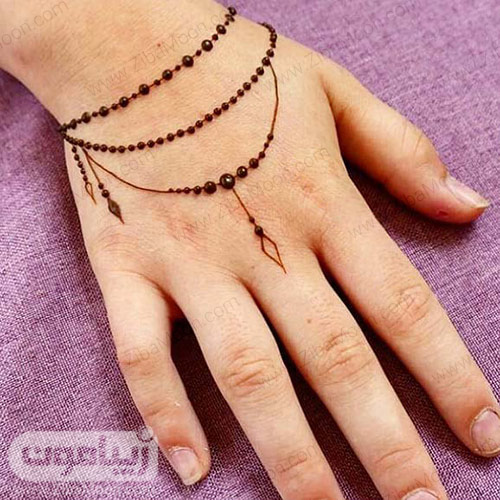 طرح حنا جدید و شیک روی مچ دست و پا