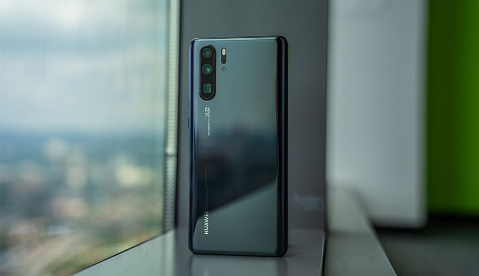 چهار دلیل برتری هواوی P30 Pro بر گلکسی S10 پلاس