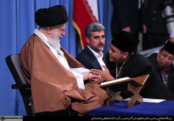 دیدار شرکت‌کنندگان مسابقات بین‌المللی قرآن با رهبر انقلاب