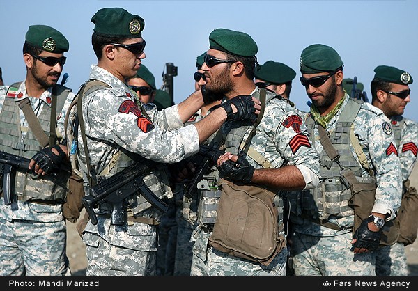 اقدامات تکاوران نیروی دریایی ارتش در مناطق سیل زده