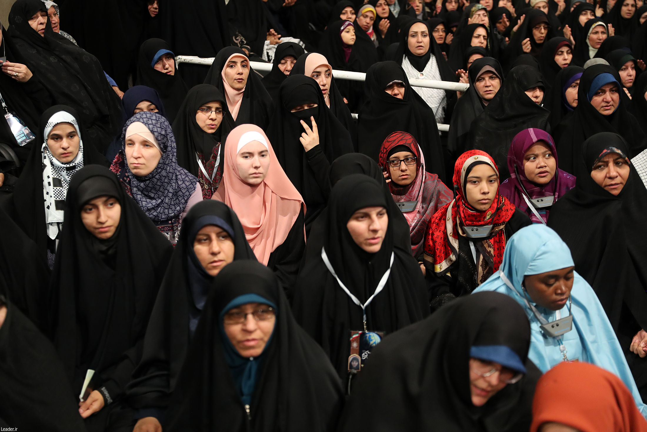 دیدار شرکت‌کنندگان مسابقات بین‌المللی قرآن با رهبر انقلاب