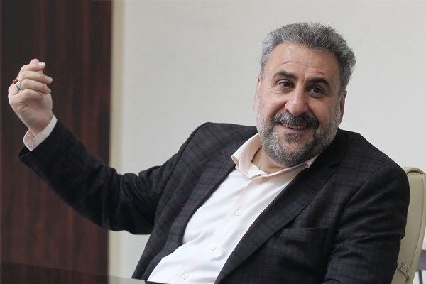 فلاحت‌پیشه از فضای مجمع نسبت به پالرمو می‌گوید
