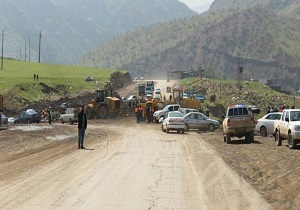 عملیات بازگشایی جاده معلولان به خرم آباد