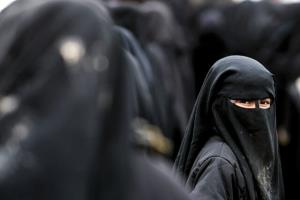 پایگاه زنان وفادار داعش را بشناسید!