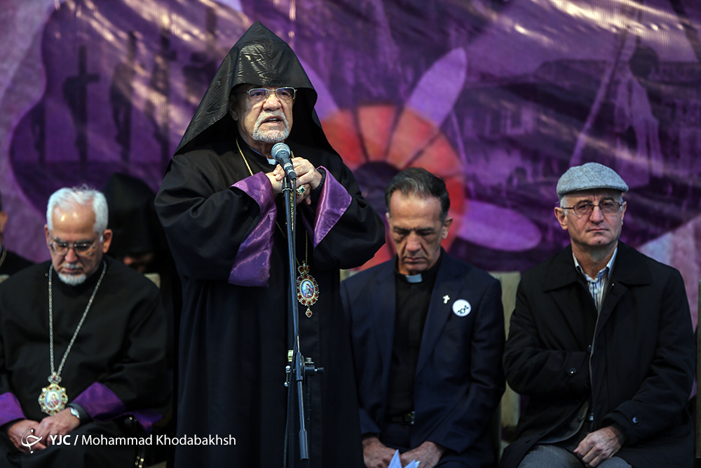 عکس/ مراسم سالگرد نسل کشی ارامنه در کلیسای سرکیس مقدس تهران