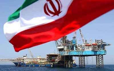 کارشناسان: آمریکا به خوبی می‌داند تحریم خرید نفت از ایران تنها یک شعار است