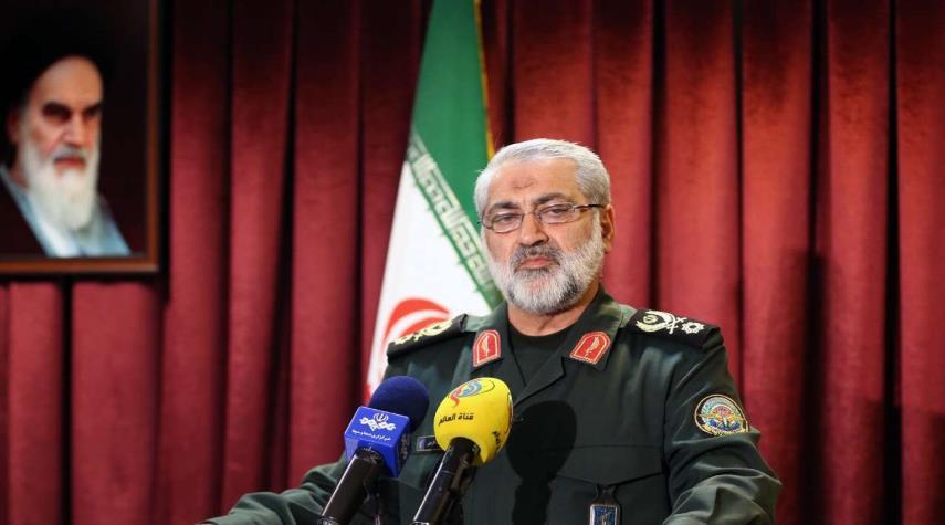 سردار شکارچی: خرخره آمریکا را اینقدر می فشاریم تا خفه شود