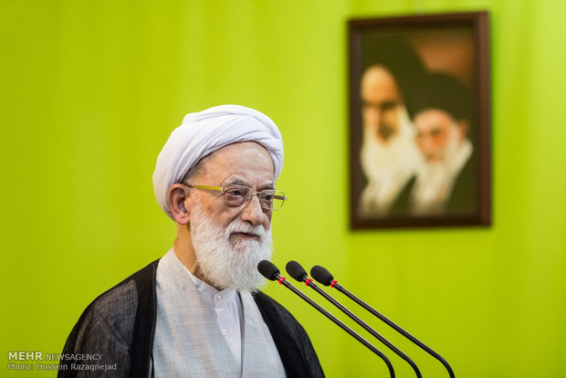 راهکار خطیب جمعه تهران برای کم کردن خسارت تحریم