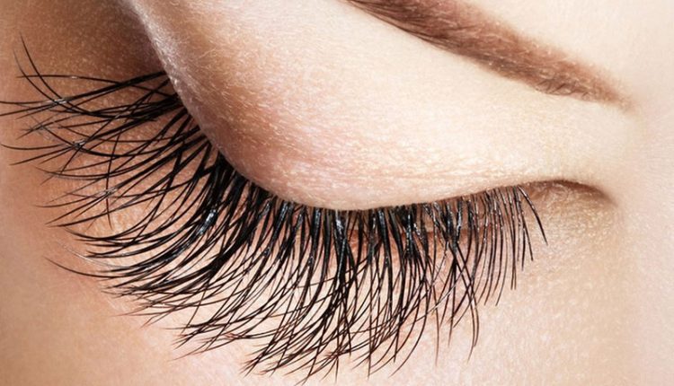 تقویت رشد مژه ها به ۱۵ روش آسان و کاربردی